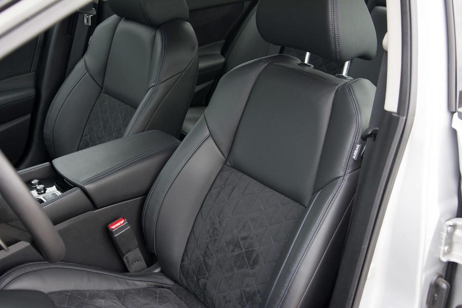 Интерьер Nissan Maxima SR 2016 года  (NA) (фото 21 из 36)